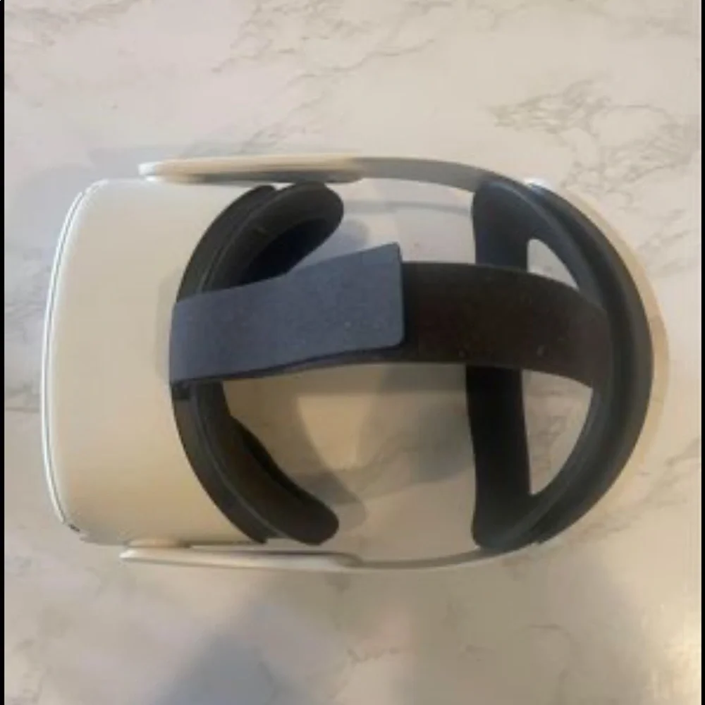 Oculus quest 2 with elite strap.